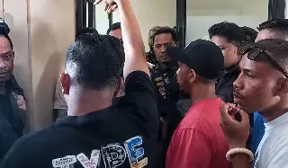 Warga Geruduk KSOP Labuan Bajo, Cari Samuel Pelaku Penganiayaan Petugas Parkir