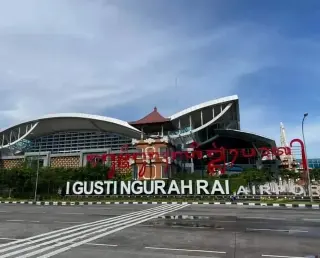 Abu Vulkanik Anak Krakatau Lumpuhkan Penerbangan, 17 Jadwal di Bali Terdampak dan Tiga Bandara Ditutup