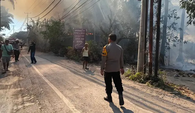 Bekas Wahana Watersport The Angkal di Nusa Penida Ludes Terbakar